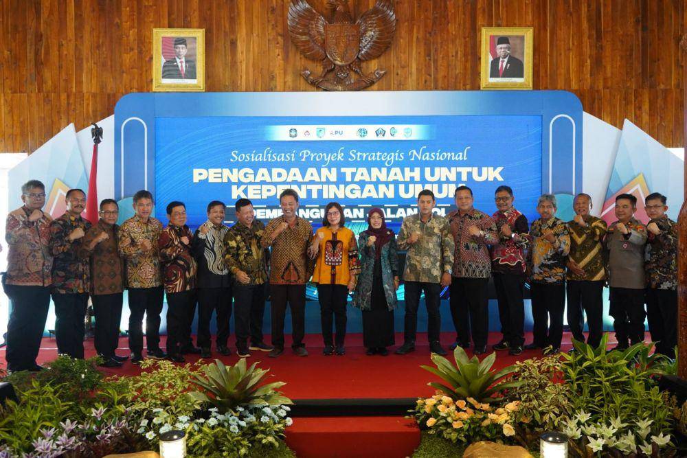 Sosialisasi pengadaan tanah untuk kepentingan umum yang digelar oleh Direktorat Jenderal Pengadaan Tanah dan Pengembangan Pertanahan Kementerian Agraria dan Tata Ruang/Badan Pertanahan Nasional di Pendopo Panjalu Jayati, Kediri, Jumat (26/6). (Dok. Pemkab Kediri)