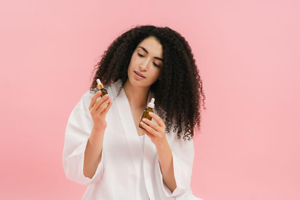 Kandungan Skincare yang Aman Dipakai Bersama Retinol, Gak Iritasi!