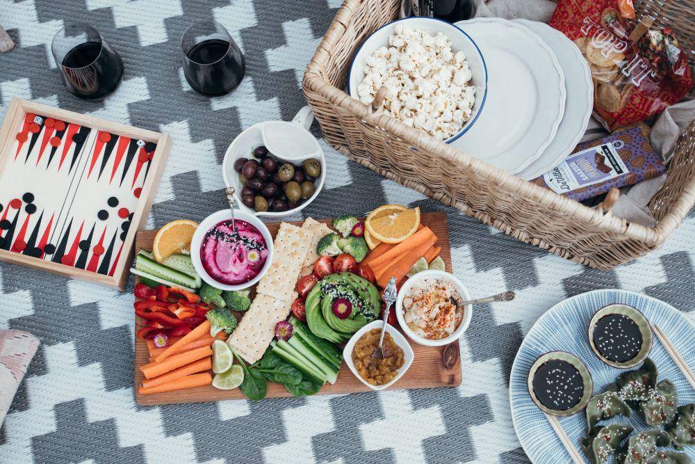 ilustrasi bekal piknik (pexels.com/Taryn Elliott Taryn Elliott)