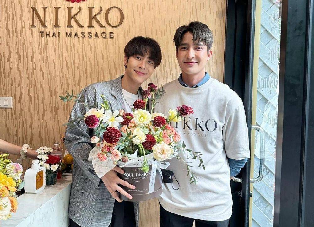 potret bromance Earth Pirapat dan Mix Sahaphap (instagram.com/mixxiw)