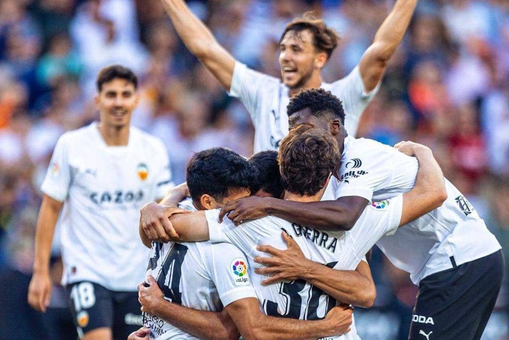 Kemunduran Valencia, Peter Lim Jadi Kambing Hitam?