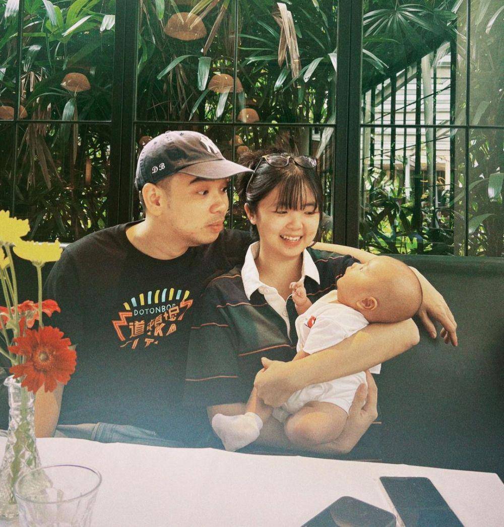 Potret David Gadgetin dan keluarga (Instagram.com/gadgetins)