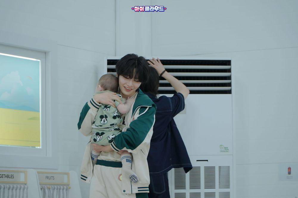 potret I.N, Hyunjin (Stray Kids) dan baby Rowoon di The Return of Superman: Baby Cloud (twitter.com/kbs_super)