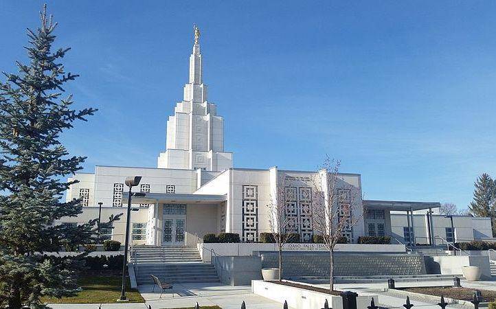 Idaho Falls Mormon Temple (commons.wikimedia.org/Bobjgalindo)