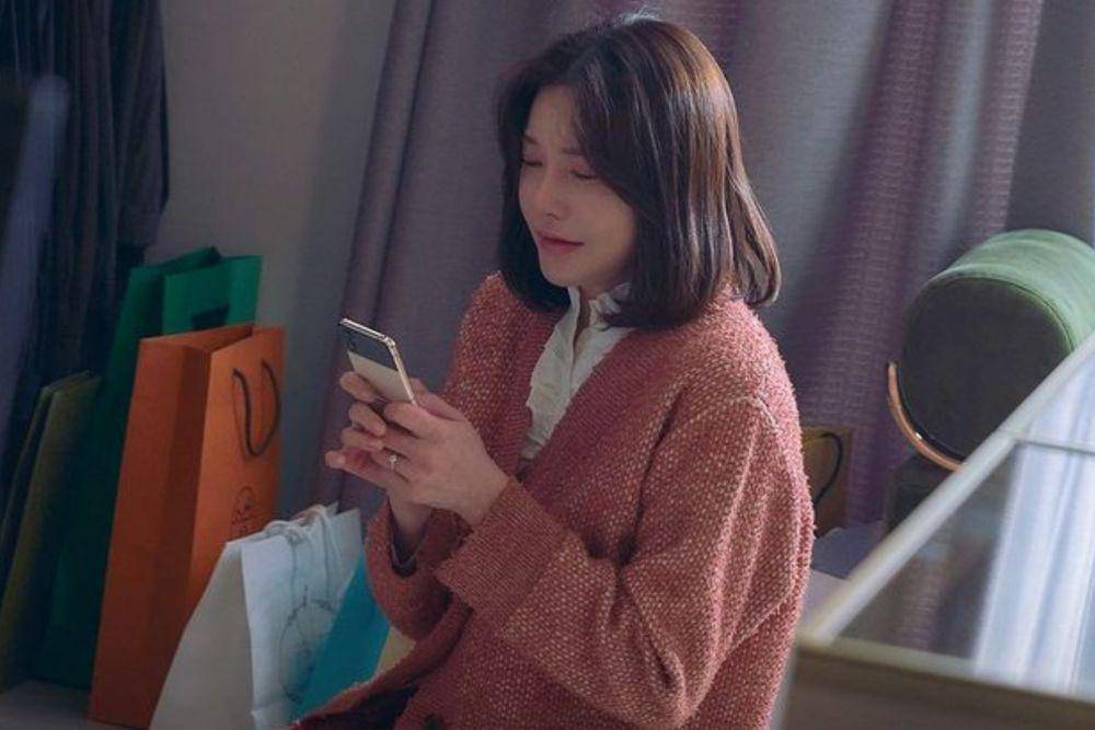 Still cut drama Battle for Happiness (instagram.com/channel.ena.d)