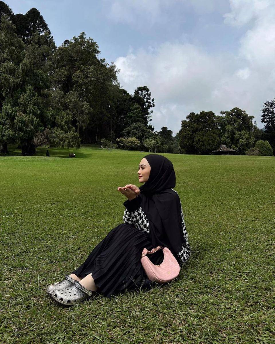 outfit hijab daily ala Indah Nada Puspita (instagram.com/indahnadapuspita)