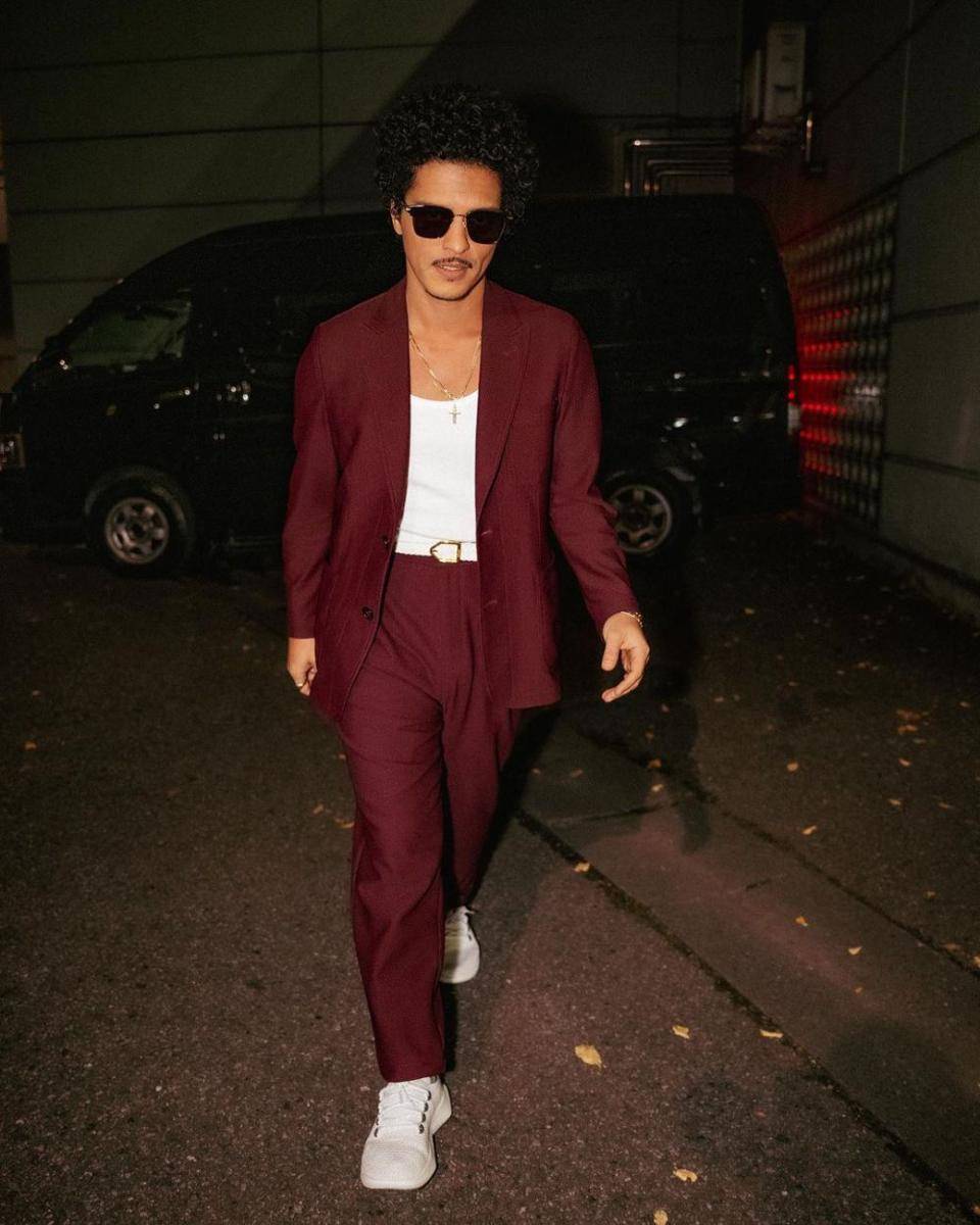 OOTD kasual ala Bruno Mars (instagram.com/ brunomars)