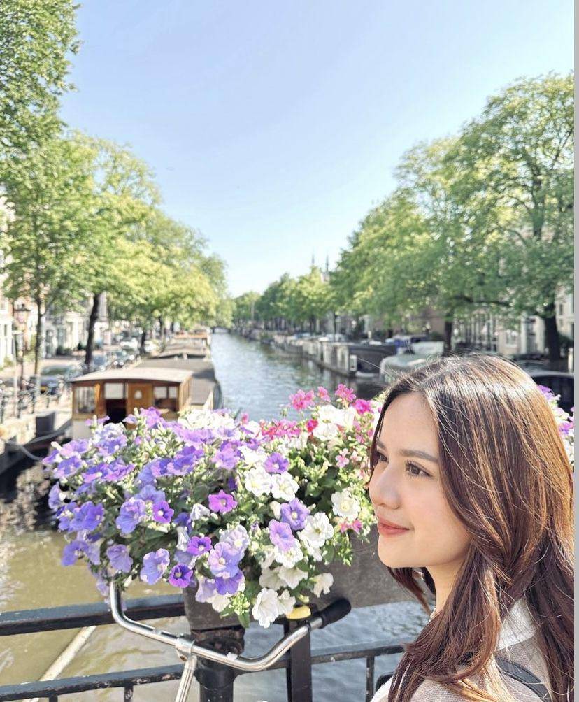 potret liburan Anggi Marito ke Amsterdam (instagram.com/anggimarito)