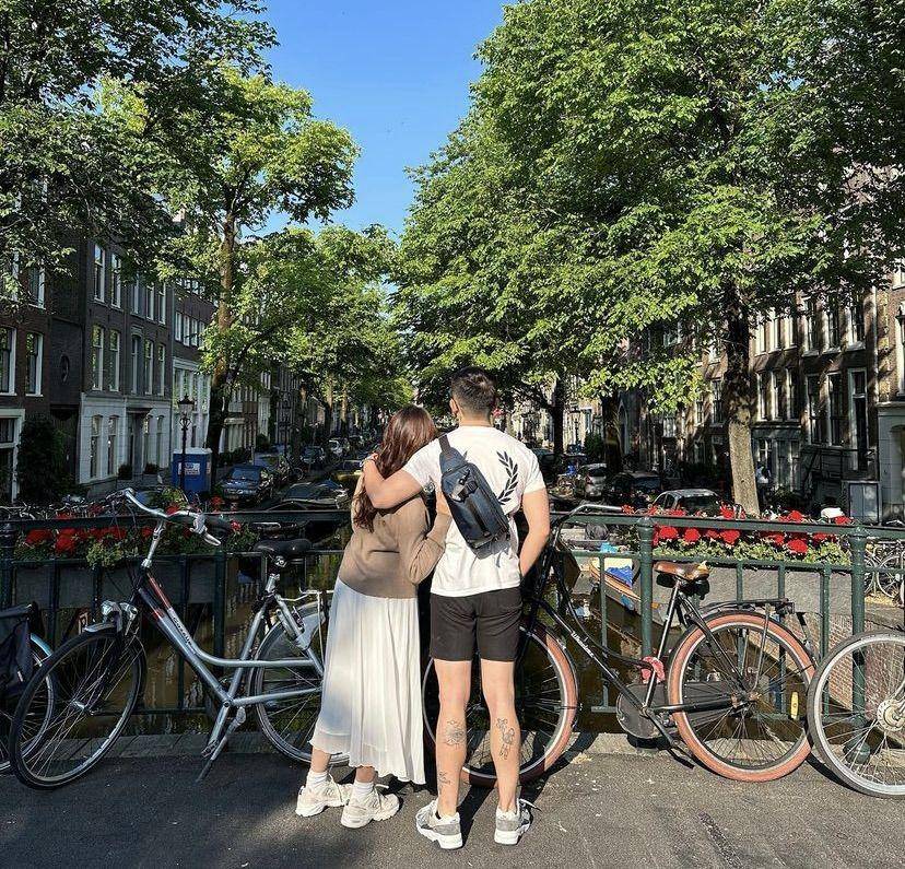 potret liburan Anggi Marito dan kekasih ke Amsterdam (instagram.com/kenjiganessha)