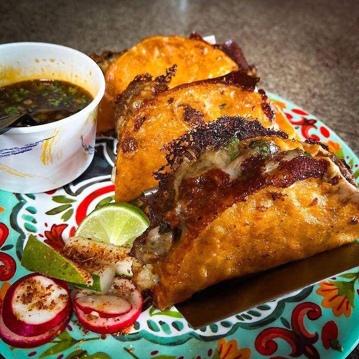 Birria(Instagram.com/dulcecielomxhv)