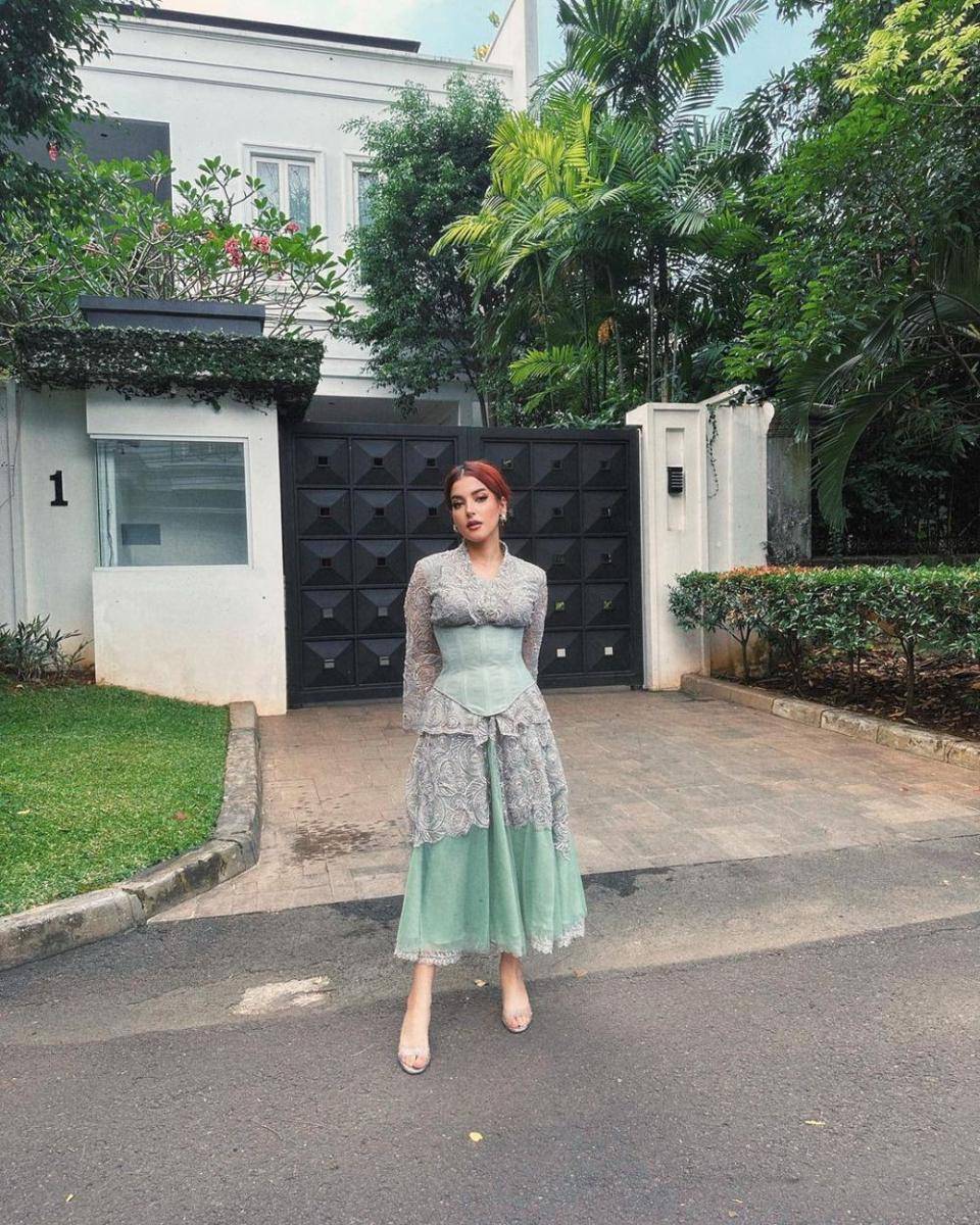 OOTD rambut merah ala Tasya Farasya (instagram.com/tasyafarasya)