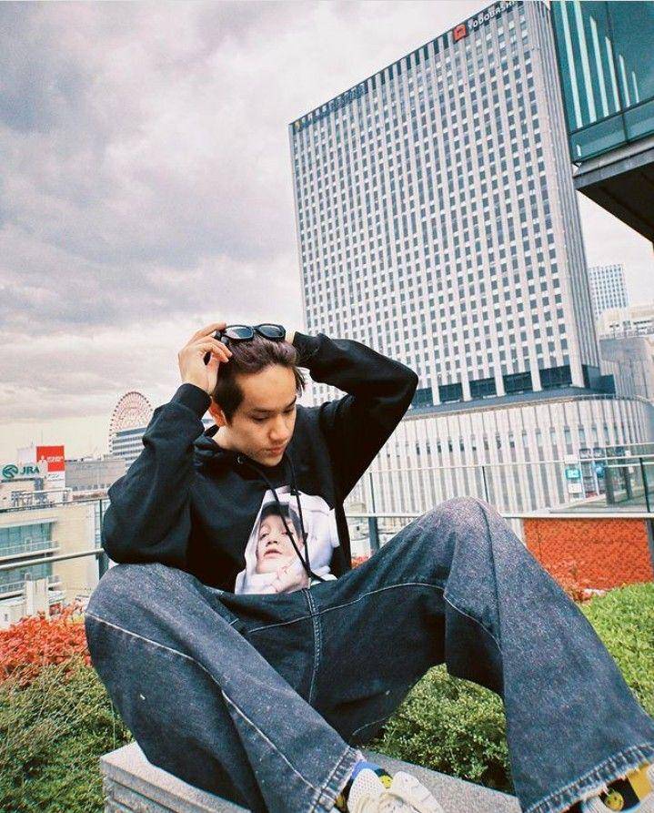 OOTD hoodie ala Nanon Korapat (instagram.com/nanon_korapat)