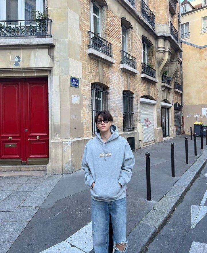 OOTD hoodie ala Nani Hirunkit (instagram.com/hirunkit_)