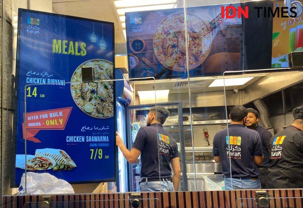 Gerai Nasi Biryani di Masjid Nabawi (IDN Times/Sunariyah)