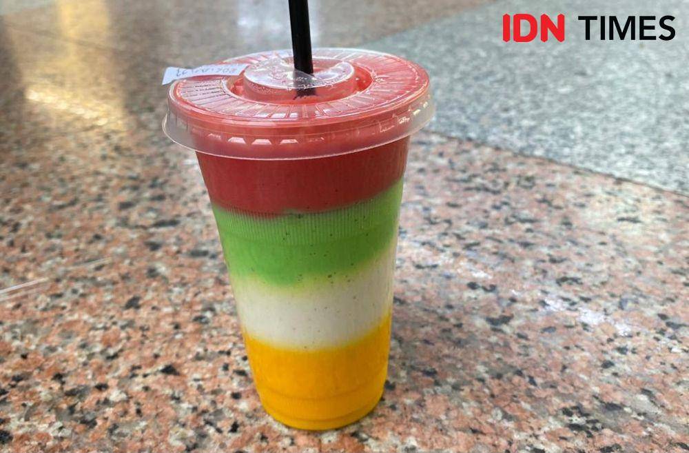 Jus buah pelangi di Madinah (IDN Times/Sunariyah)