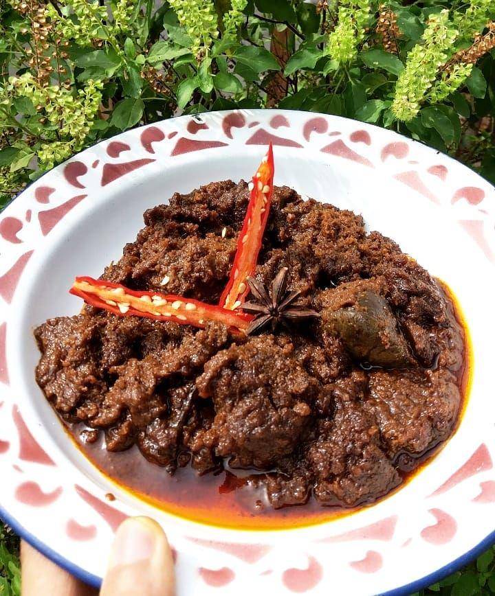 rendang (instagram.com/indahpermatarizky_)