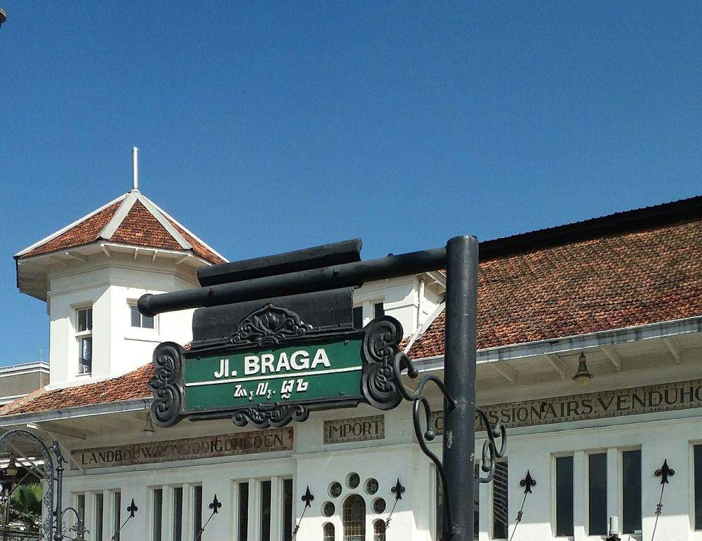 ilustrasi kawasan Braga, Bandung (wikimedia.org/J-lorentz)