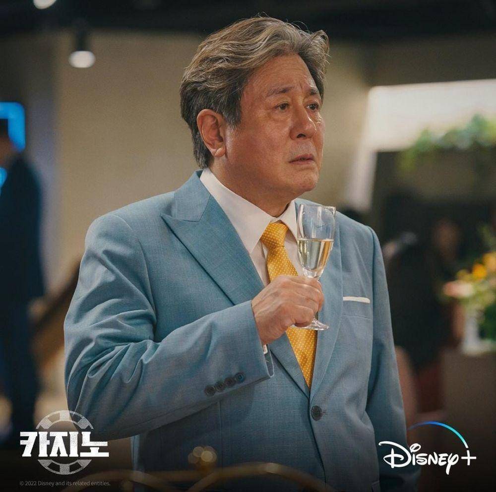 Choi Min Sik di drama Big Bet (instagram.com/disneypluskr)