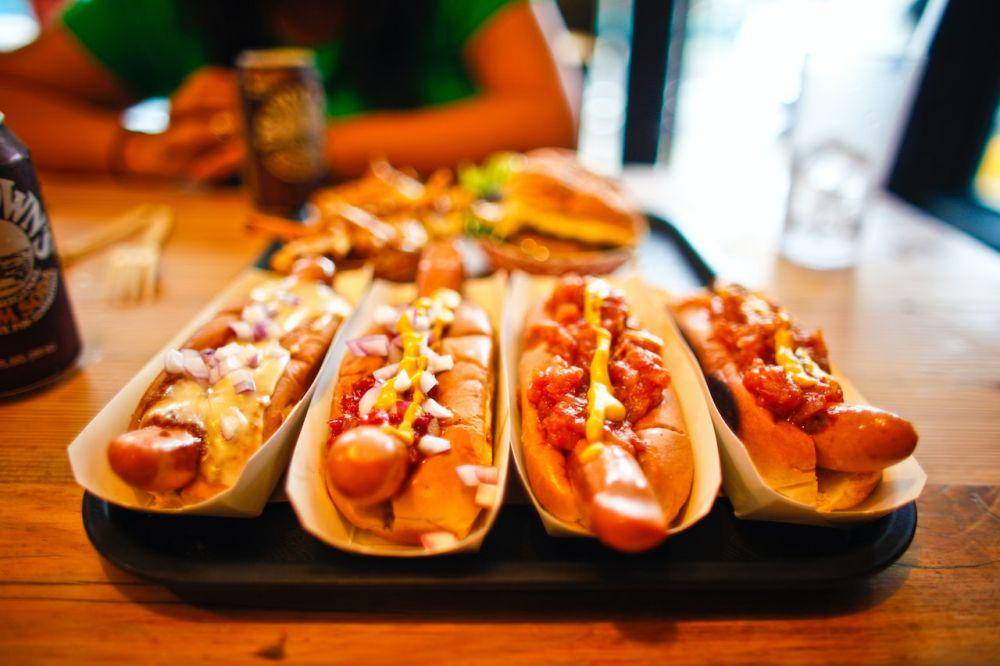 ilustrasi hot dog (pexels.com/Caleb Oquendo)
