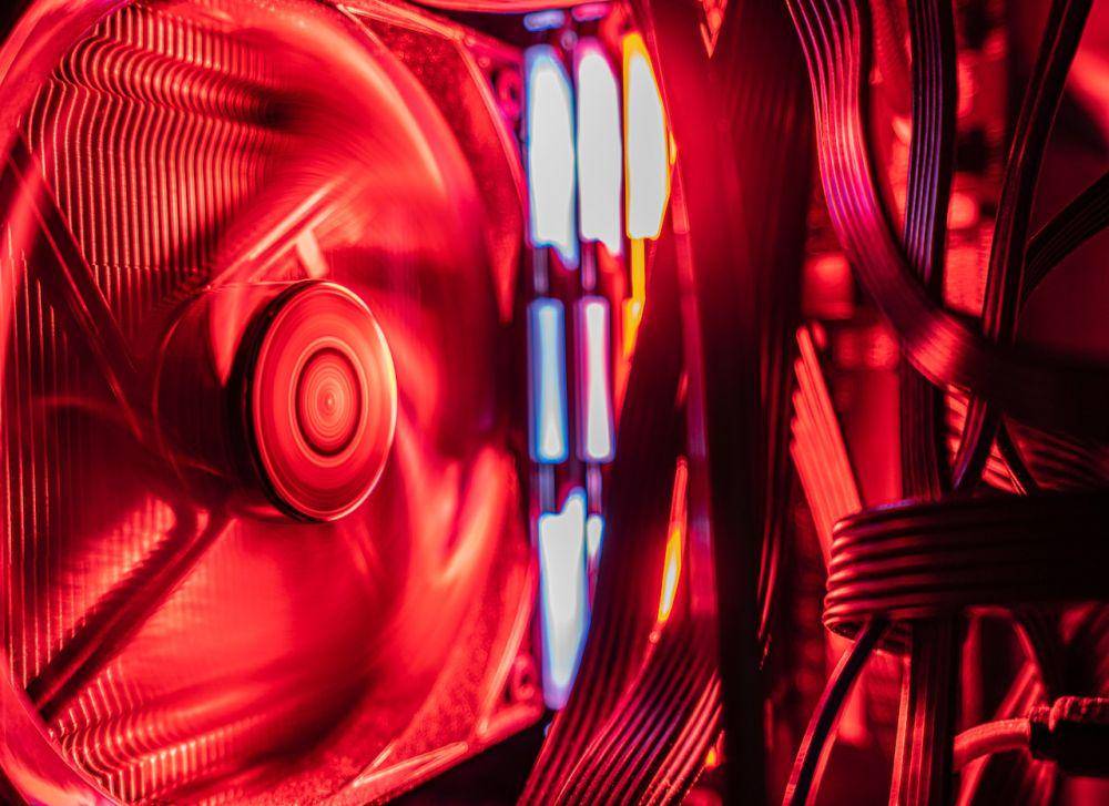 kipas pada PC case (pexels.com/Dave Morgan)