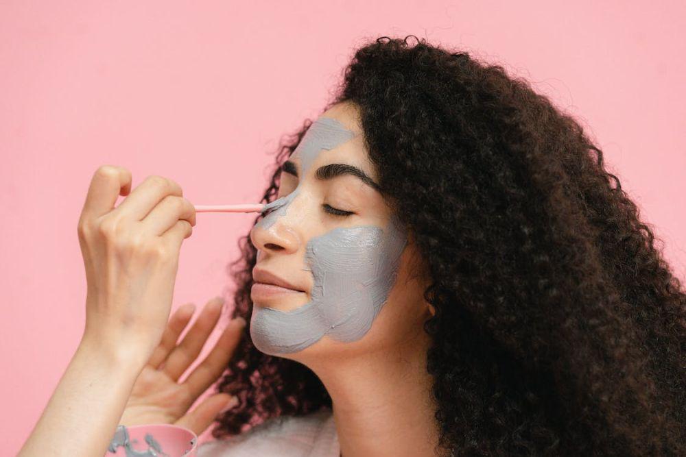 5 Rekomendasi Clay Mask Lokal yang Mampu Atasi Pori Tersumbat