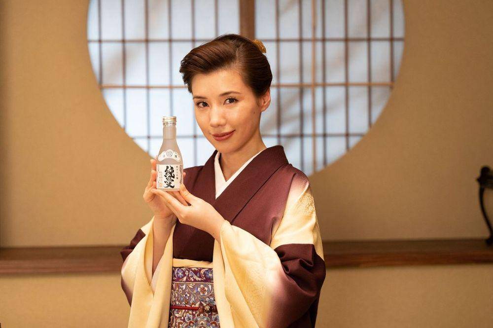 still cut dorama Let's Get Divorced (instagram.com/netflixjp)
