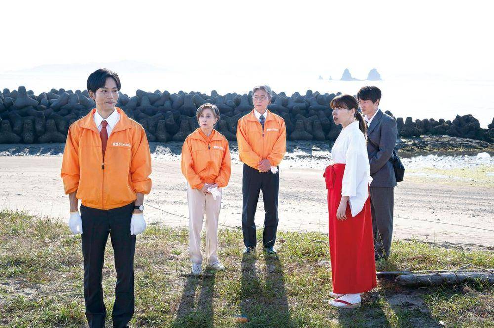 still cut dorama Let's Get Divorced (instagram.com/netflixjp)