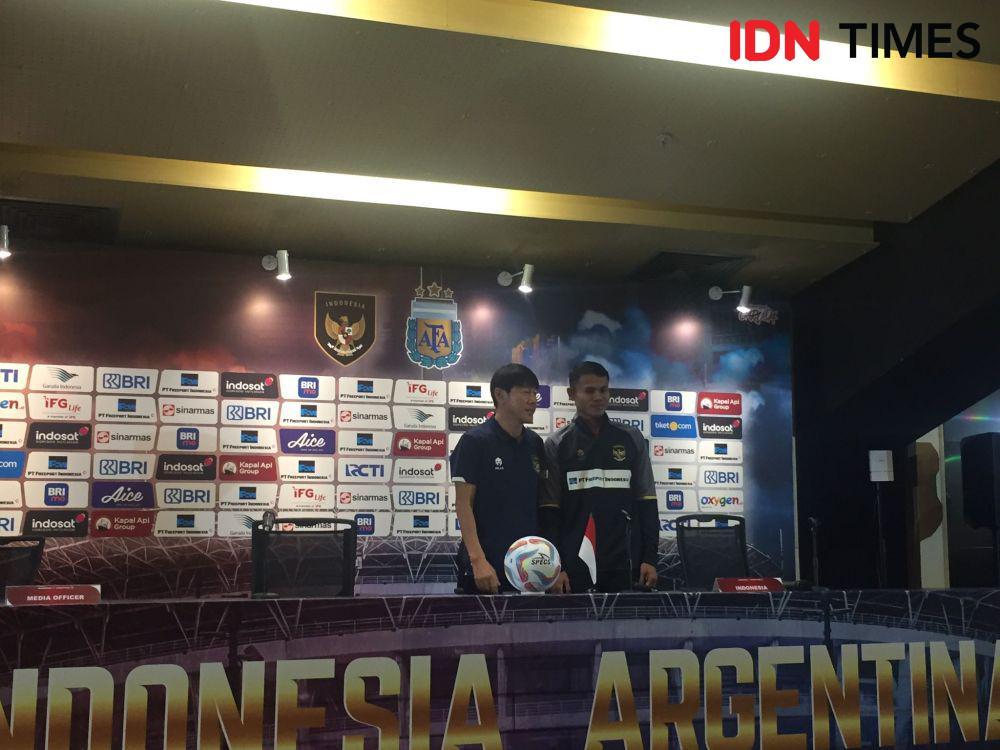 Shin Tae Yong Tegaskan Indonesia vs Argentina Bukan Hiburan