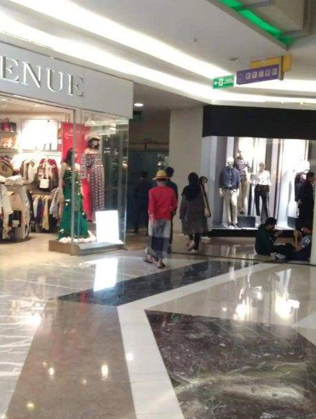 potret orang pakai kostum Luffy One Piece (instagram.com/lowcostcosplayth)