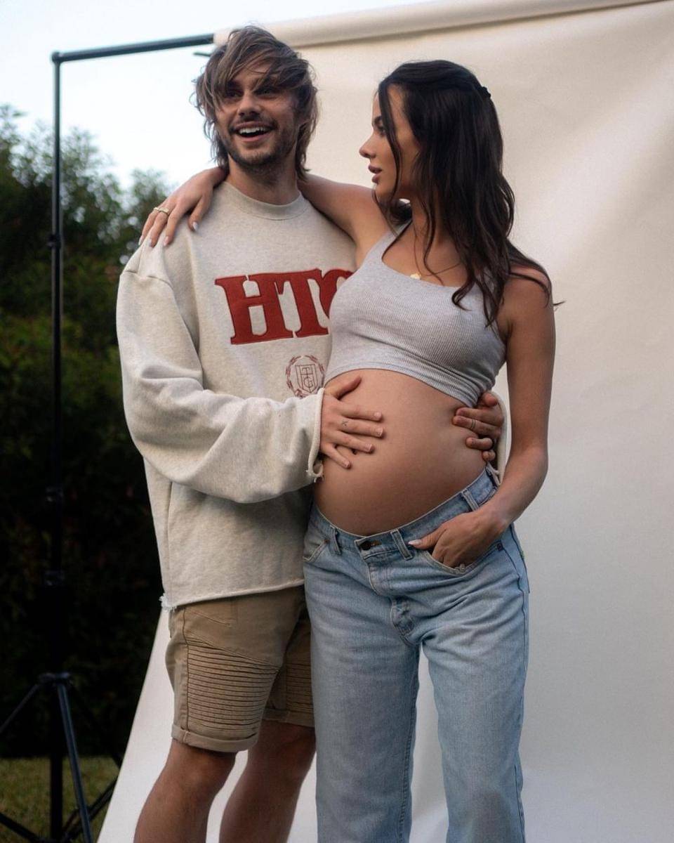 Michael Clifford dan Crystal Leigh (instagram.com/crystalleigh)