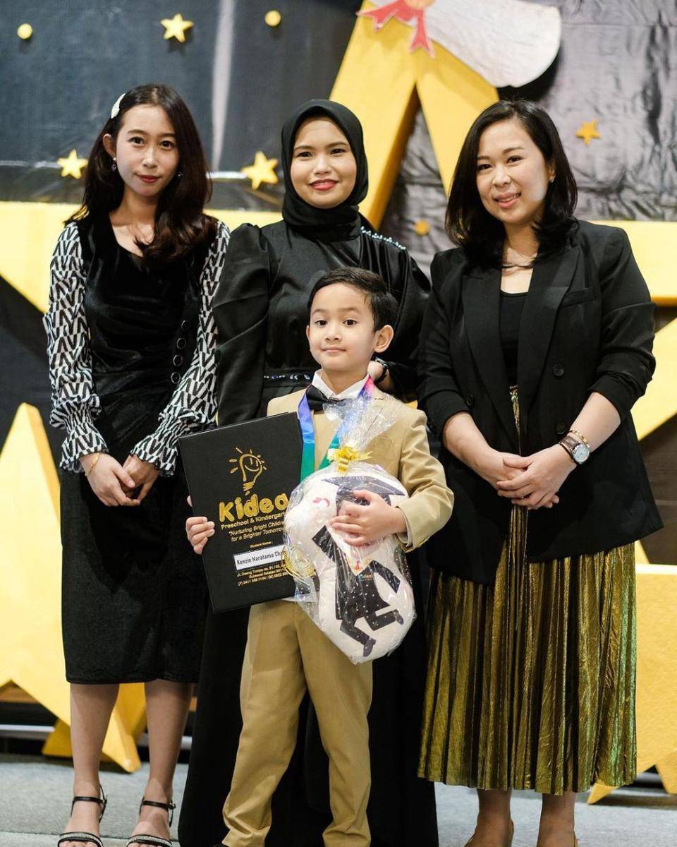 momen wisuda anak Nina Zatulini (instagram.com/ninazatulini22)