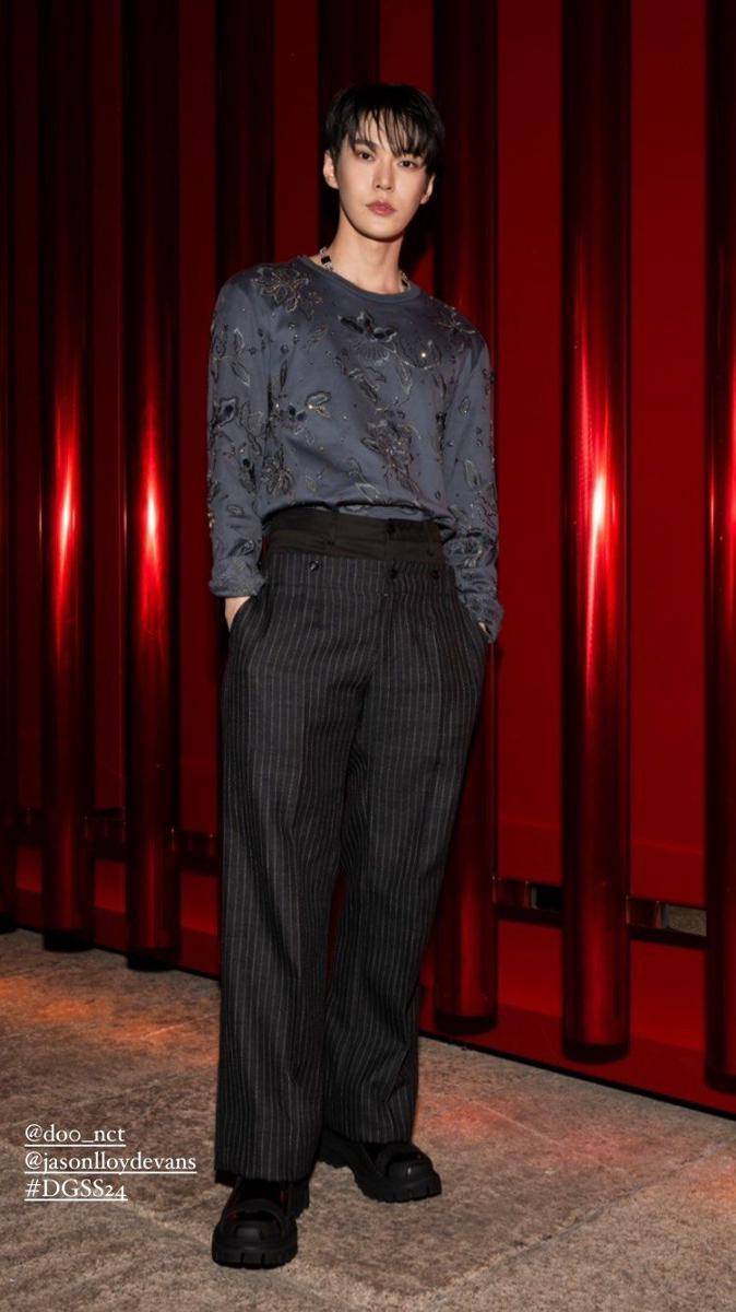 Doyoung NCT di Dolce Gabbana after party (instagram.com/dolcegabbana_martini)