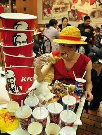 potret orang pakai kostum Luffy One Piece (instagram.com/lowcostcosplayth)