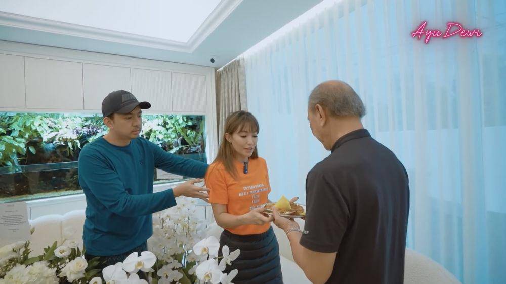 anniversary Ayu Dewi dan Regi Datau (YouTube.com/Ayu Dewi)
