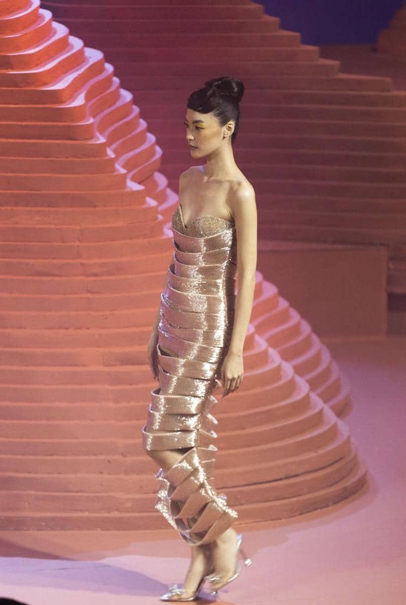 potret bandage dress MINUIT Collection 2023/2024 (dok. fashion show MINUIT Collection 2023/2024)