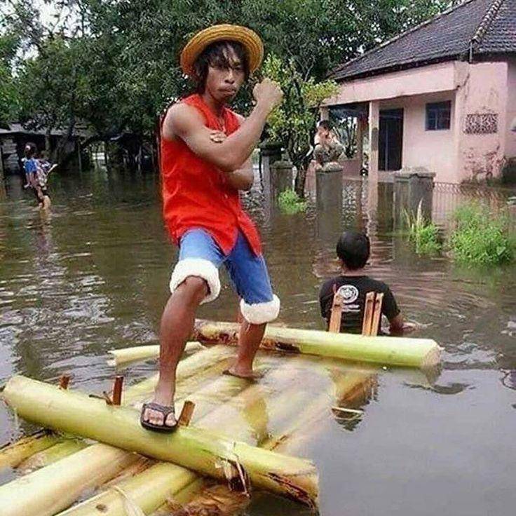 potret orang pakai kostum Luffy One Piece (twitter.com/inganggita)
