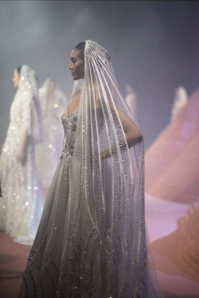 potret wedding gown MINUIT Collection 2023/2024 (dok. fashion show MINUIT Collection 2023/2024)