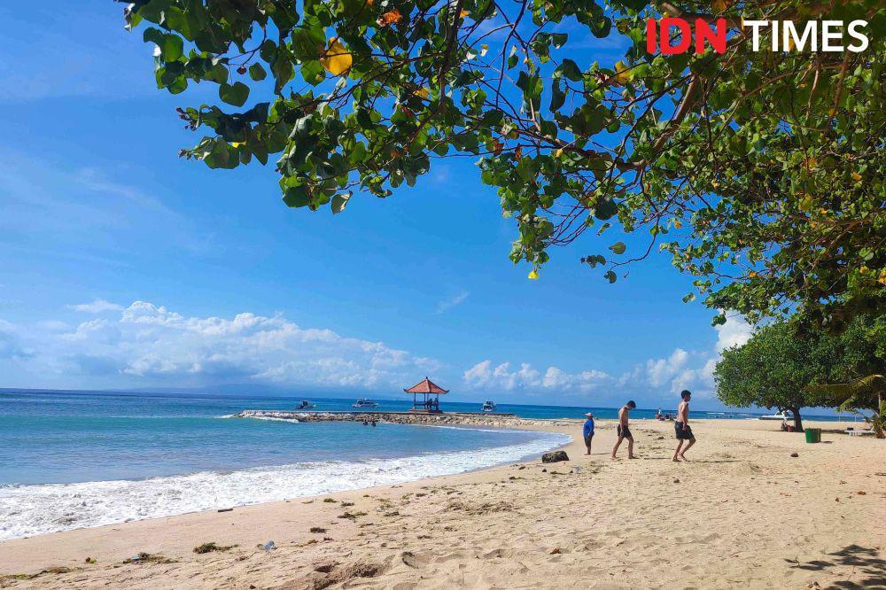 Menparekraf Siap Deportasi WNA di Bali yang Bekerja Ilegal