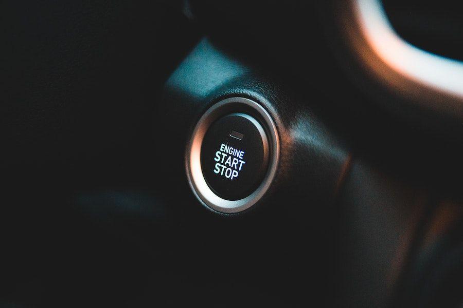 Cara Menghidupkan Mobil dengan Tombol Start Stop, Jangan Salah!