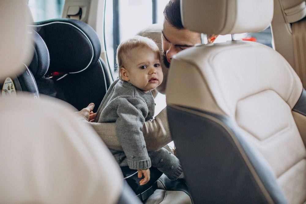 ilustrasi car seat (freepik.com/senivpetro)