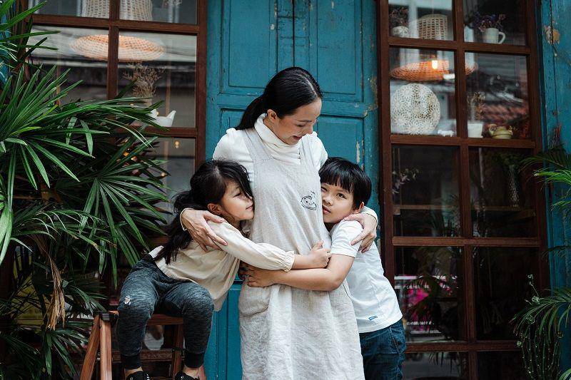 ilustrasi ibu dan anak (pexels.com/Ketut Subiyanto)