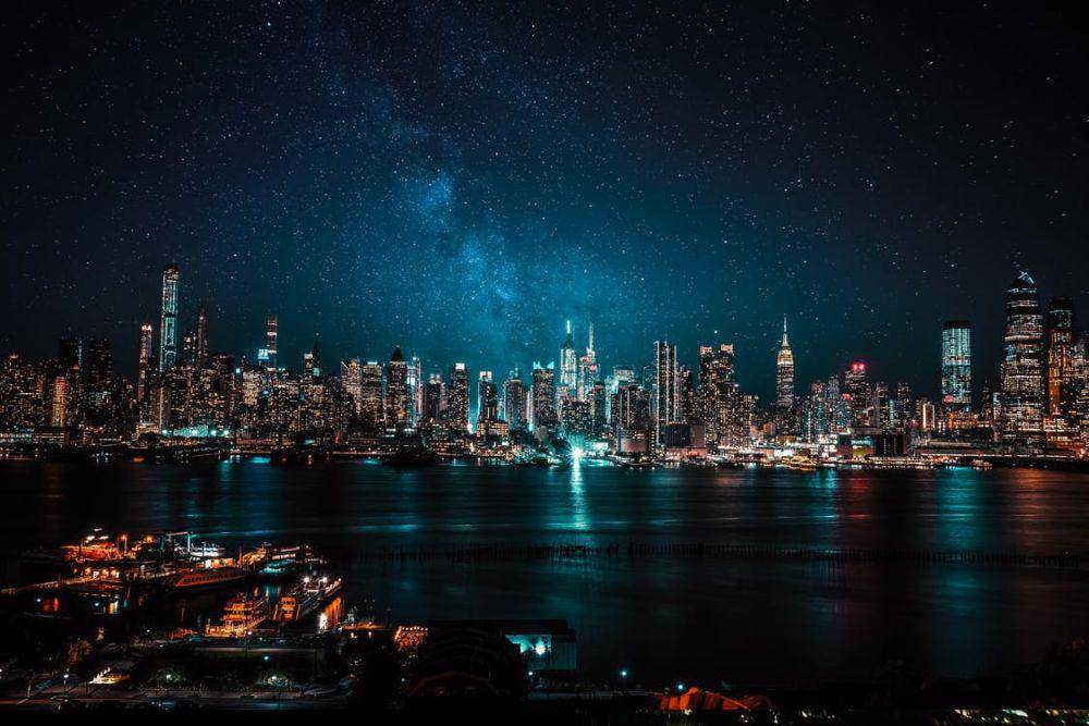 ilustrasi keadaan pada malam hari (pexels.com/Piccinng)