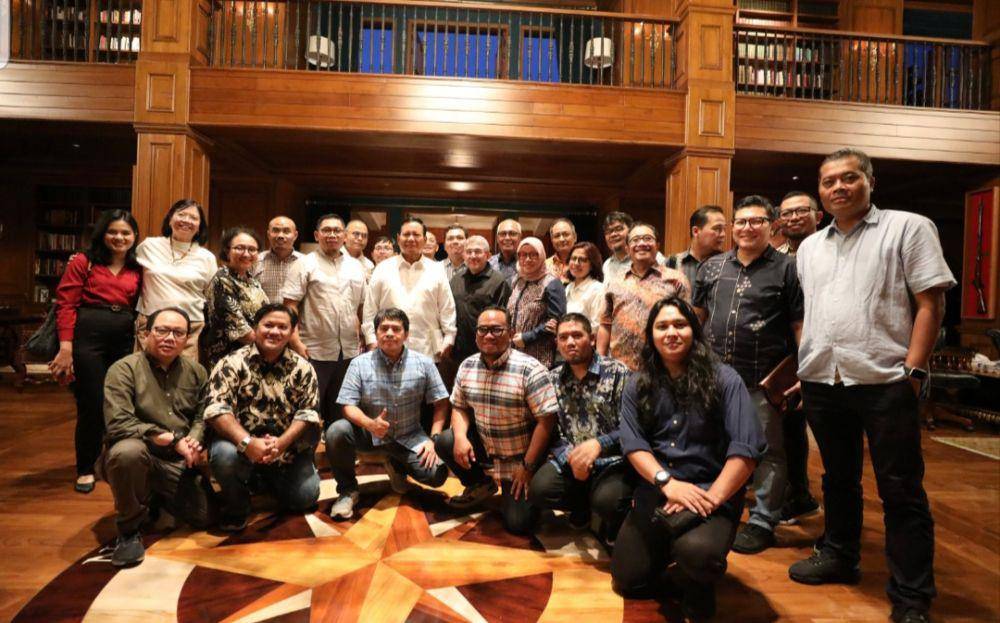 Prabowo Subianto bersama pemimpin redaksi media di Indonesia. (dok. Media Center Prabowo)