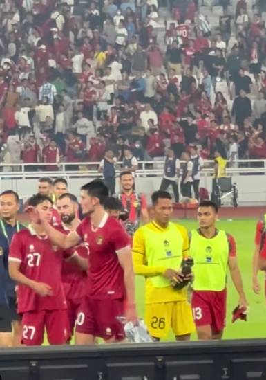 momen dr. Reisa Broto Asmoro nonton bola di stadion (instagram.com/reisabrotoasmoro)