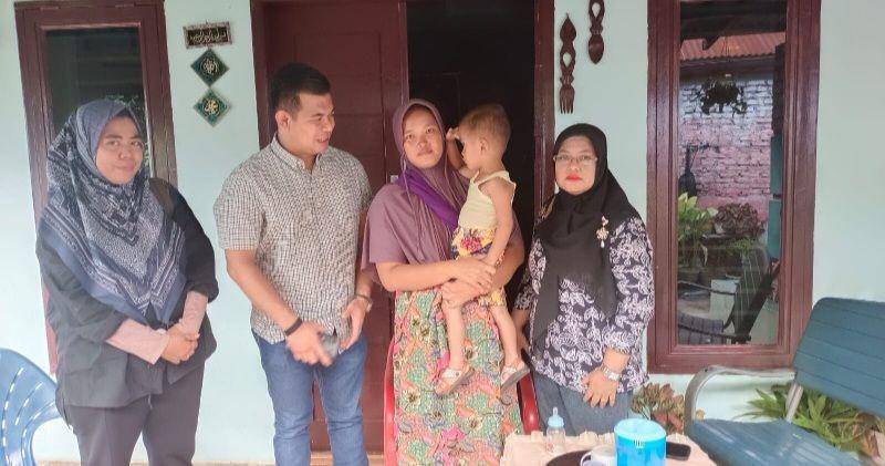 Tim Dinkes Sumut dan Forwakes Medan saat mendatangi Ismail (Dok. Istimewa)