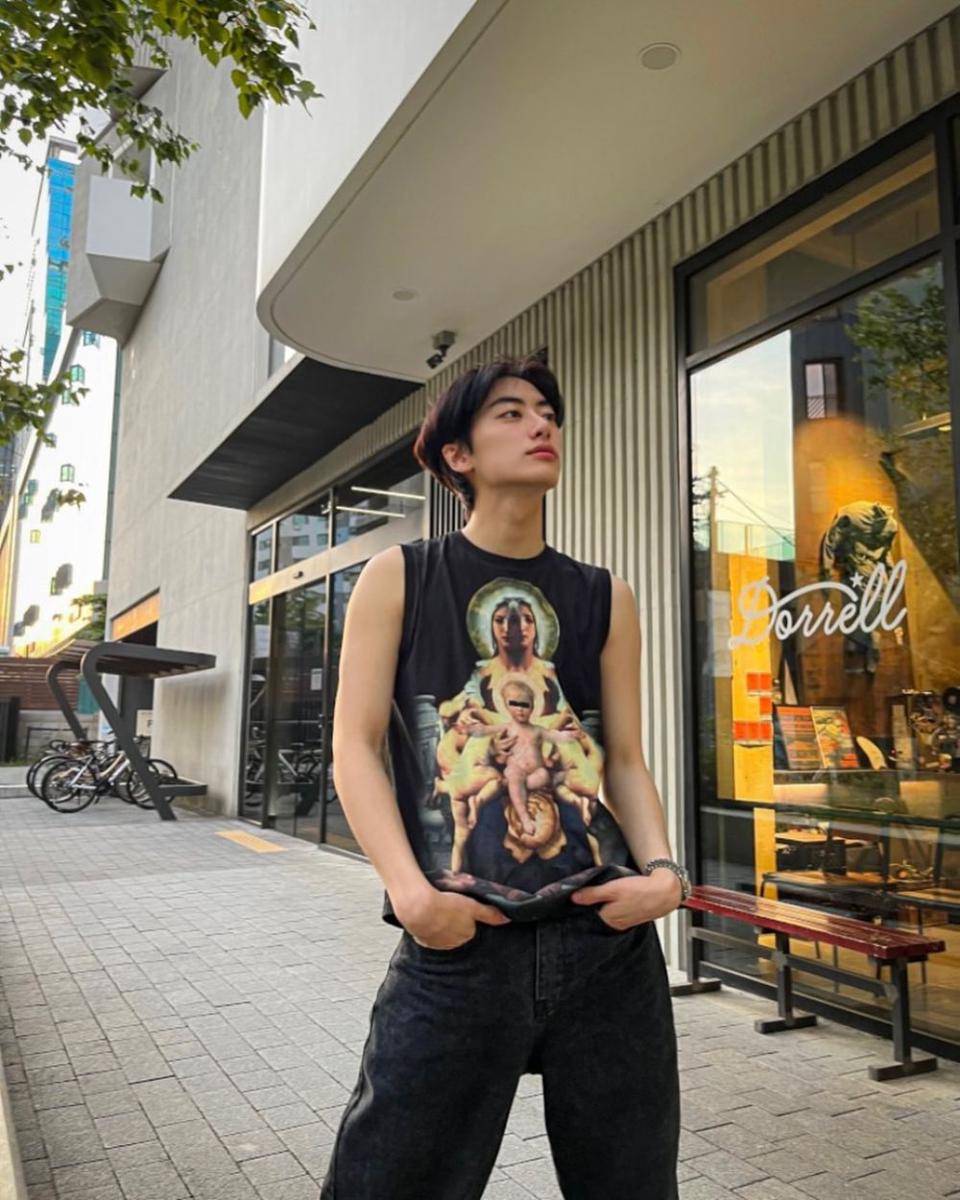 Lee Won Jung (instagram.com/jung_or__)