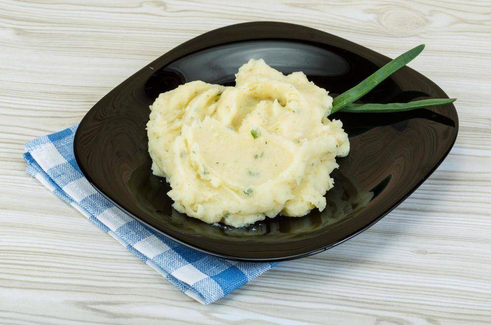 ilustrasi mashed potato (vecteezy.com/Andrey Starostin)