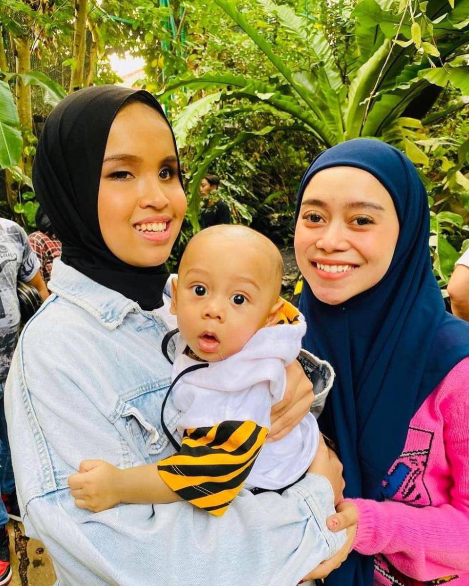 potret Putri Ariani dan artis lain (instagram.com/arianinismaputri)