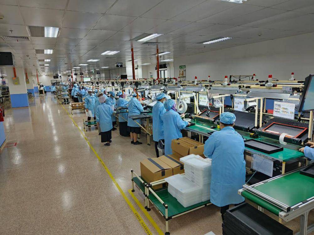 proses perakitan laptop ASUS di PT Sat Nusapersada (IDN Times/Fatkhur Rozi)