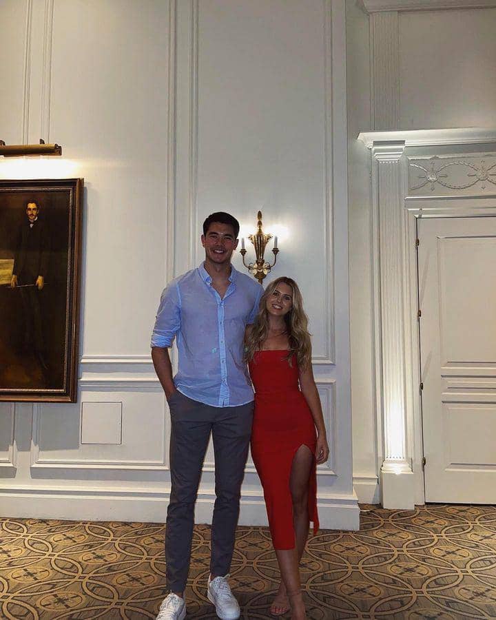 potret mesra Elkan Baggott dan kekasih (instagram.com/elkanbaggott)